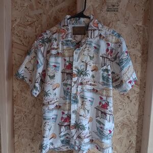 CLEARWATER OUTFITTERS Men's Short Sleeve Button-Up Santa Beach Print Shirt M